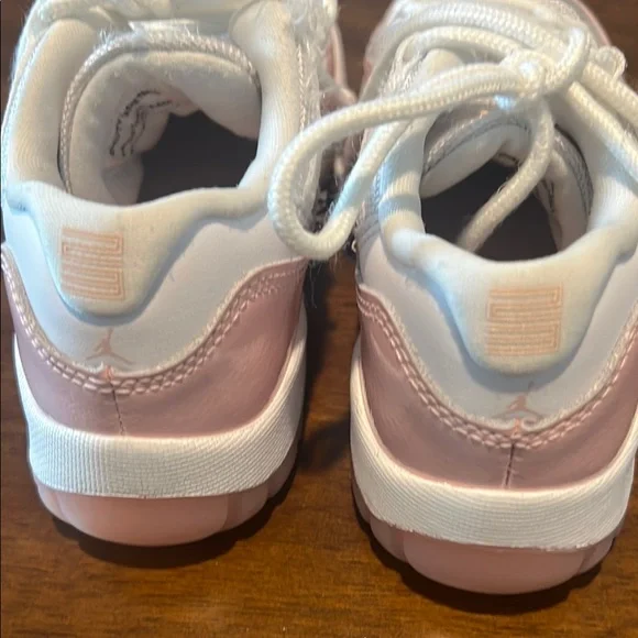 Girls Air Jordan 11 Retro Low - Pink and White - Picture 3 of 6